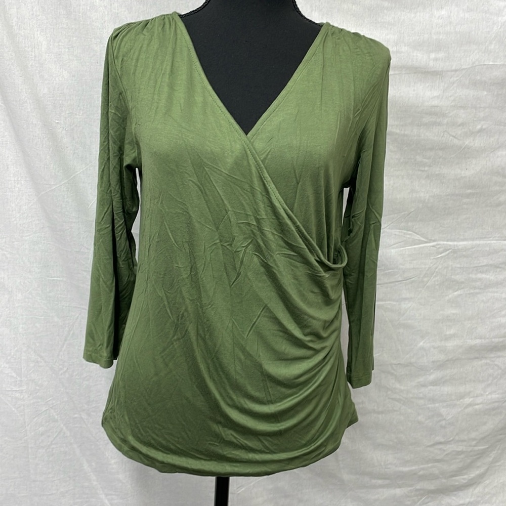 Willi Smith wrap shirt, T-shirt stretch material, v-neck, green color size L